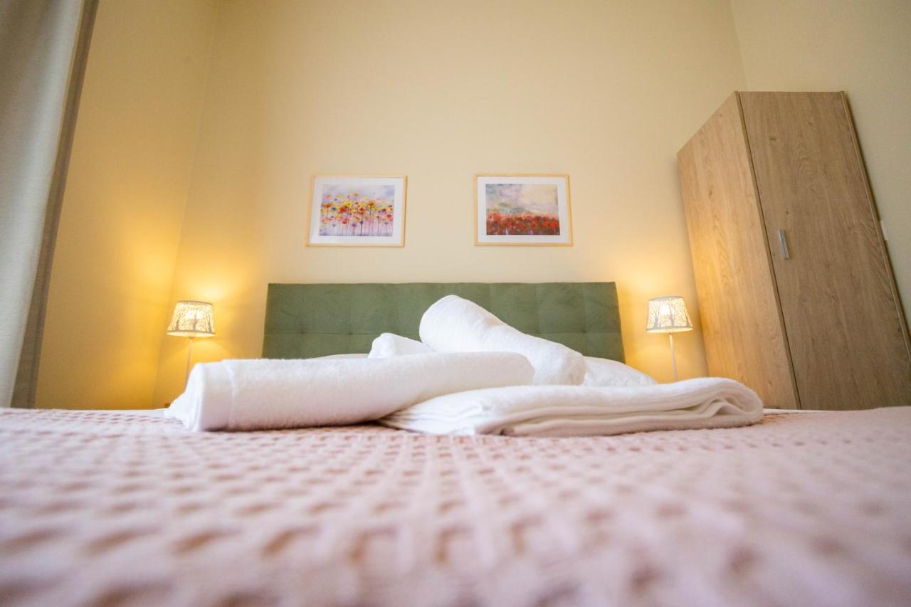 Varkes Suites 1 เนอาโปติไดอา ภายนอก รูปภาพ