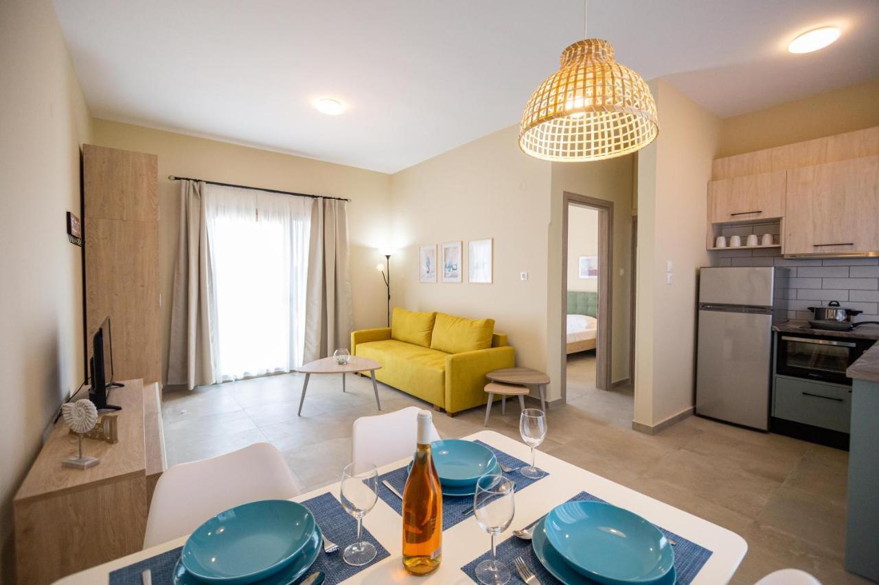 Varkes Suites 1 เนอาโปติไดอา ภายนอก รูปภาพ